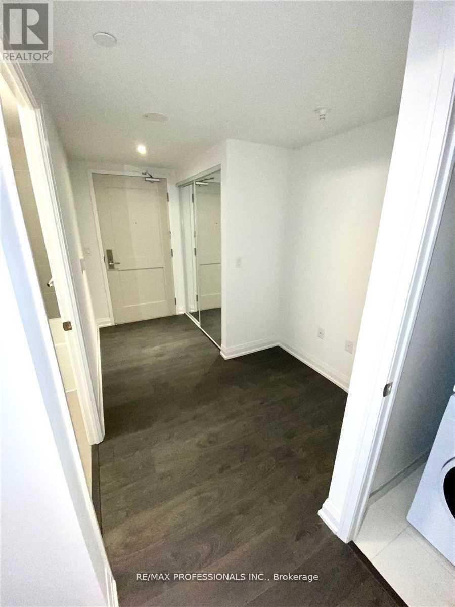 536 - 26 Gibbs Road, Toronto, Ontario  M9B 0E3 - Photo 4 - W13824826
