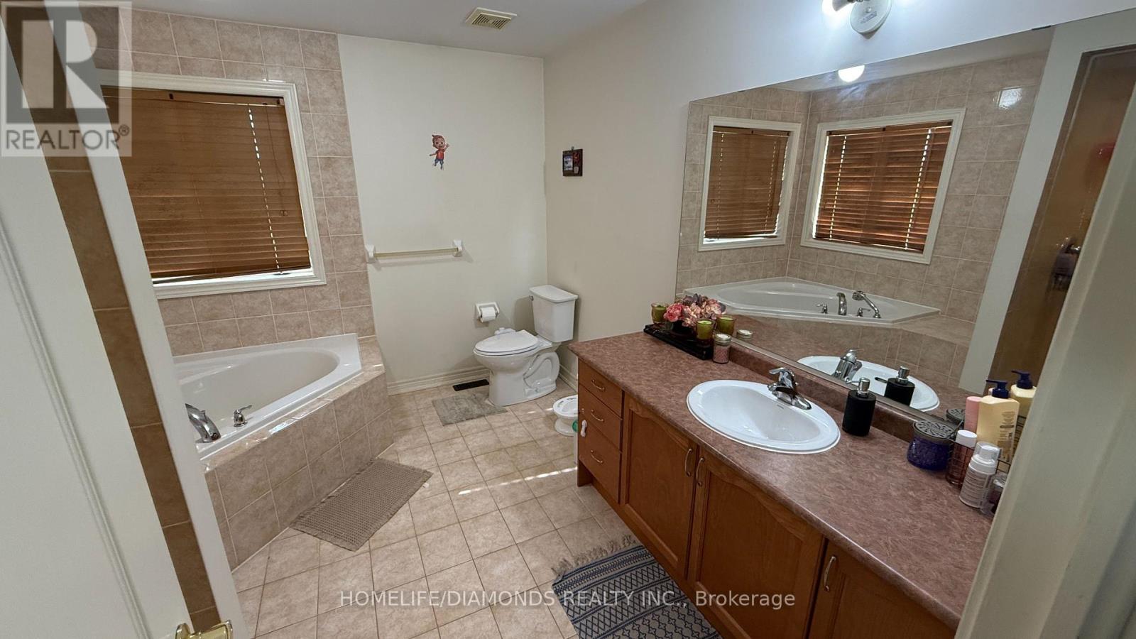 12 Oakhaven Road, Brampton, Ontario  L6P 2Y3 - Photo 14 - W13824950