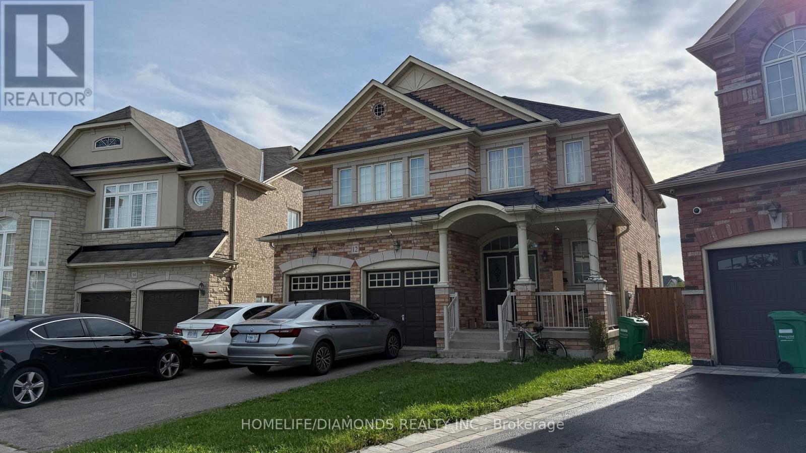 12 Oakhaven Road, Brampton, Ontario  L6P 2Y3 - Photo 3 - W13824950