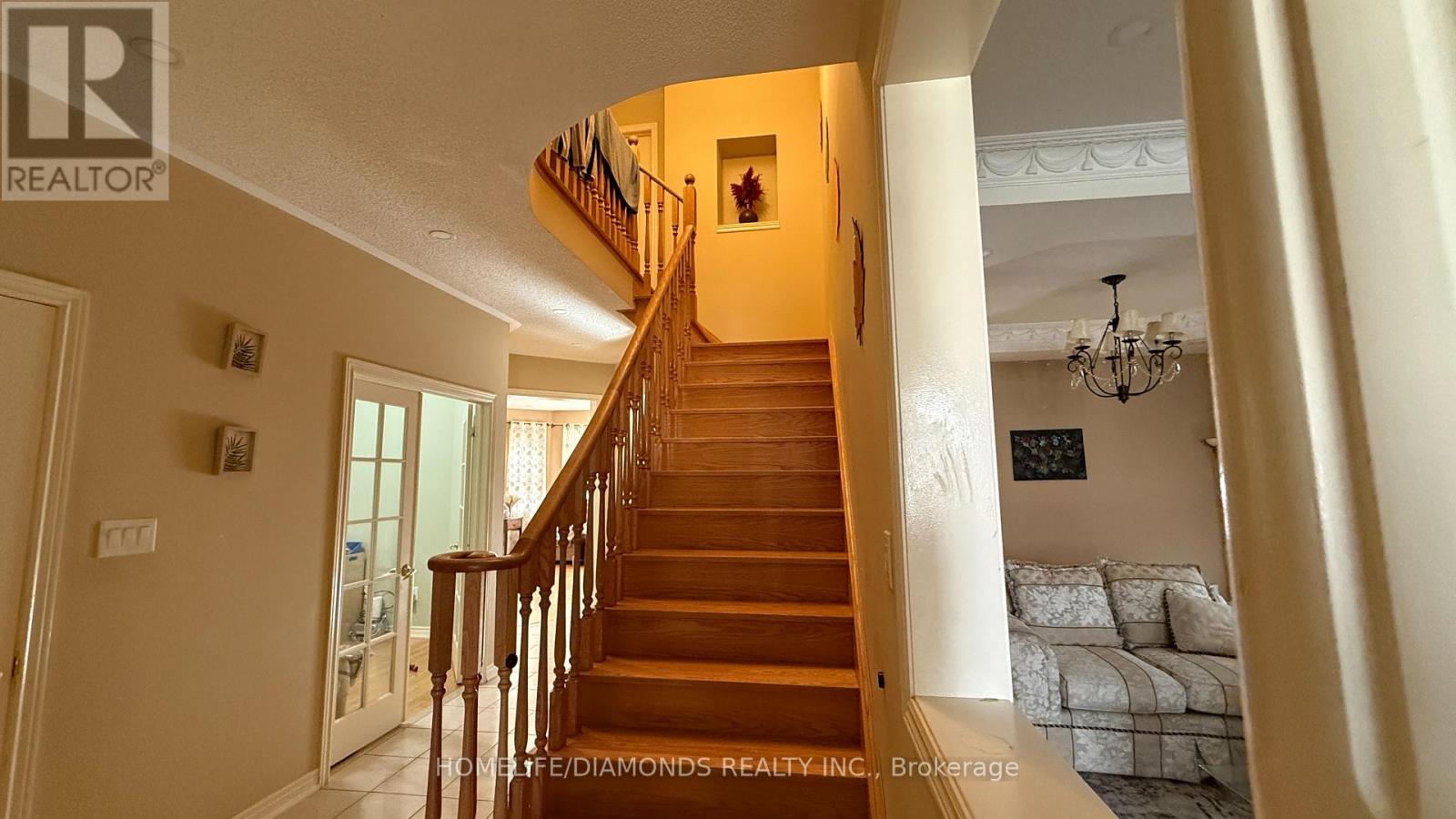 12 Oakhaven Road, Brampton, Ontario  L6P 2Y3 - Photo 8 - W13824950