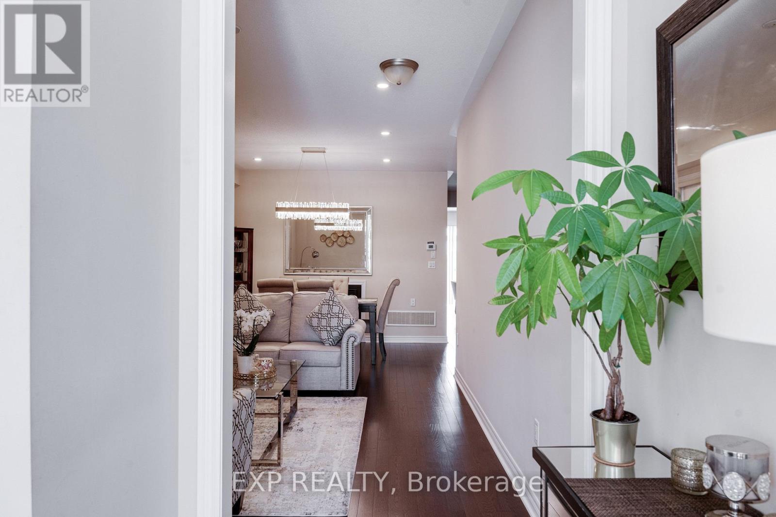 50 Kempsford Crescent, Brampton, Ontario  L7A 4M5 - Photo 2 - W13824952