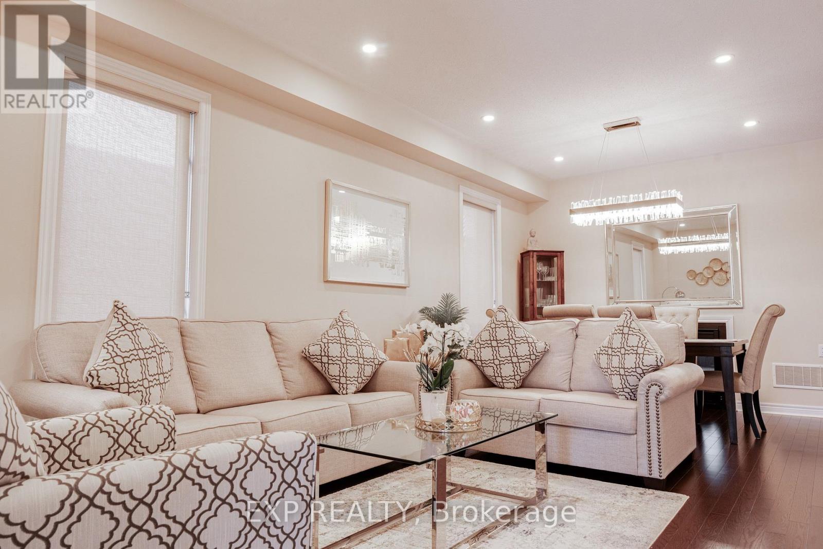 50 Kempsford Crescent, Brampton, Ontario  L7A 4M5 - Photo 3 - W13824952