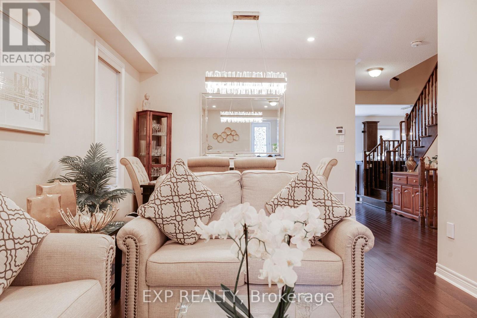 50 Kempsford Crescent, Brampton, Ontario  L7A 4M5 - Photo 4 - W13824952