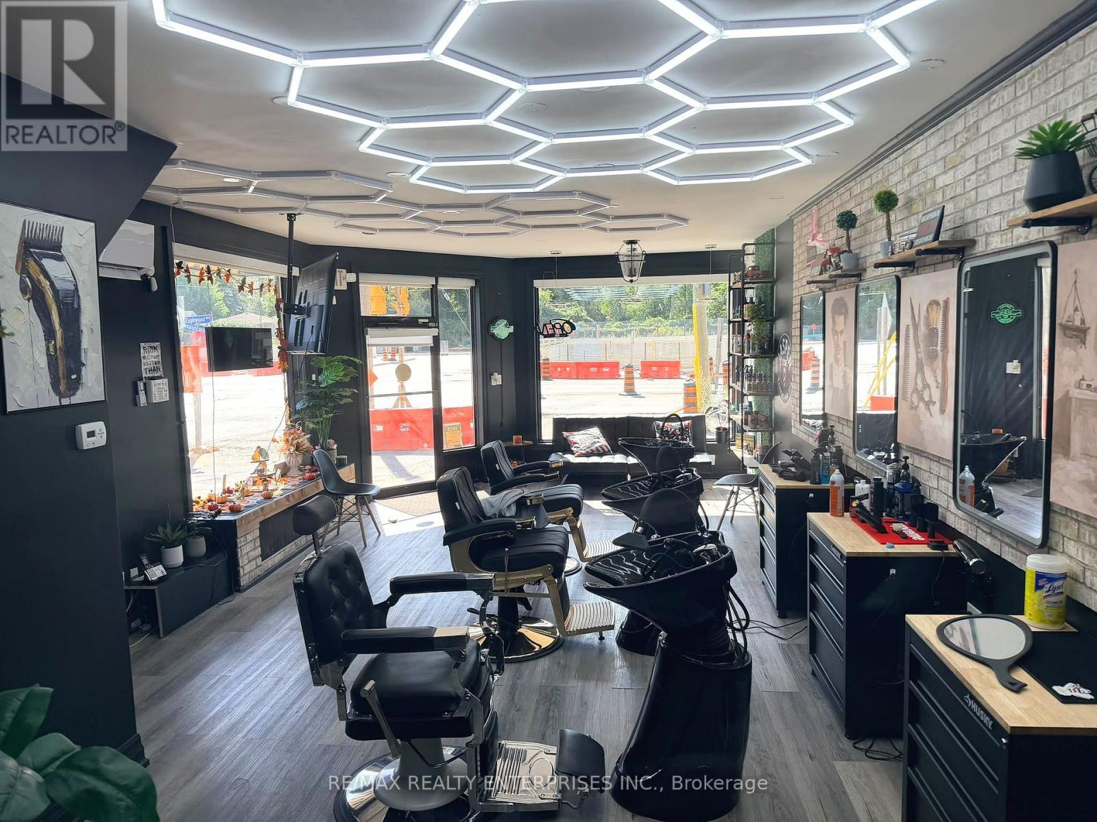 1187 HURONTARIO STREET Mississauga (Mineola) Ontario Canada L5G3H2 3