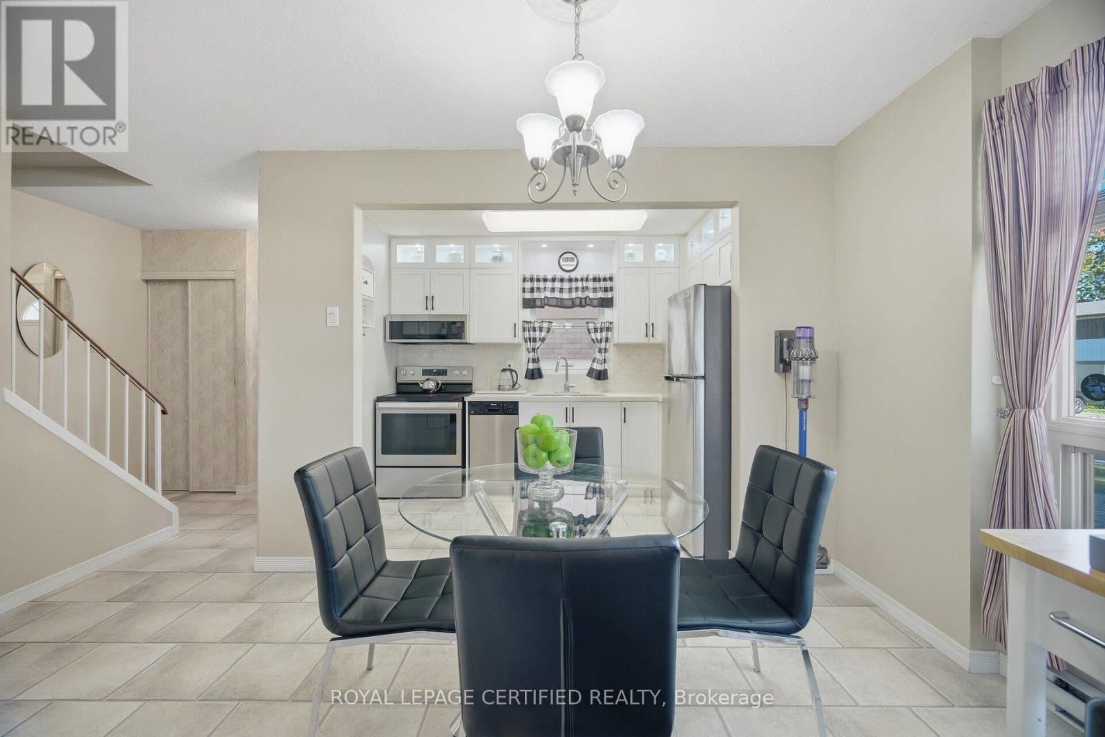 2 Grove Park Square, Brampton, Ontario  L6S 2K3 - Photo 15 - W13825012