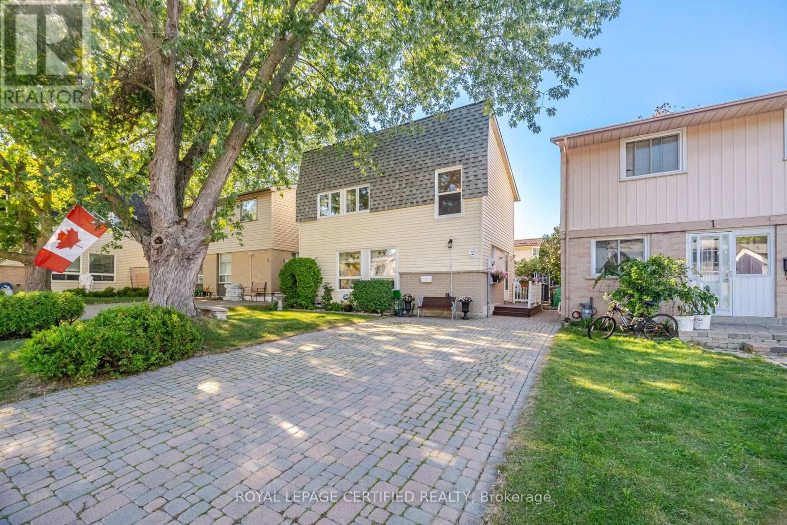 2 Grove Park Square, Brampton, Ontario  L6S 2K3 - Photo 2 - W13825012