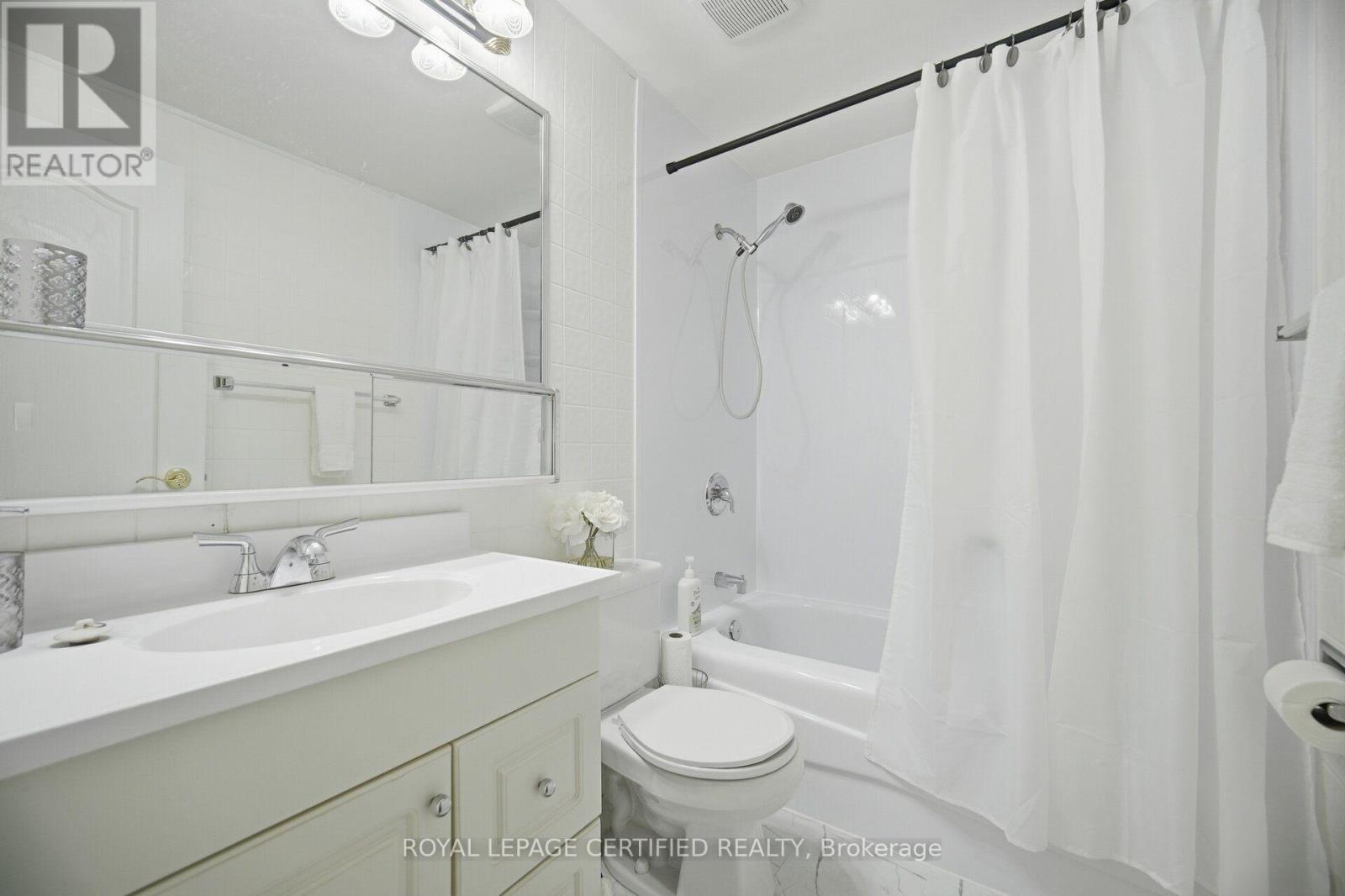 2 Grove Park Square, Brampton, Ontario  L6S 2K3 - Photo 32 - W13825012