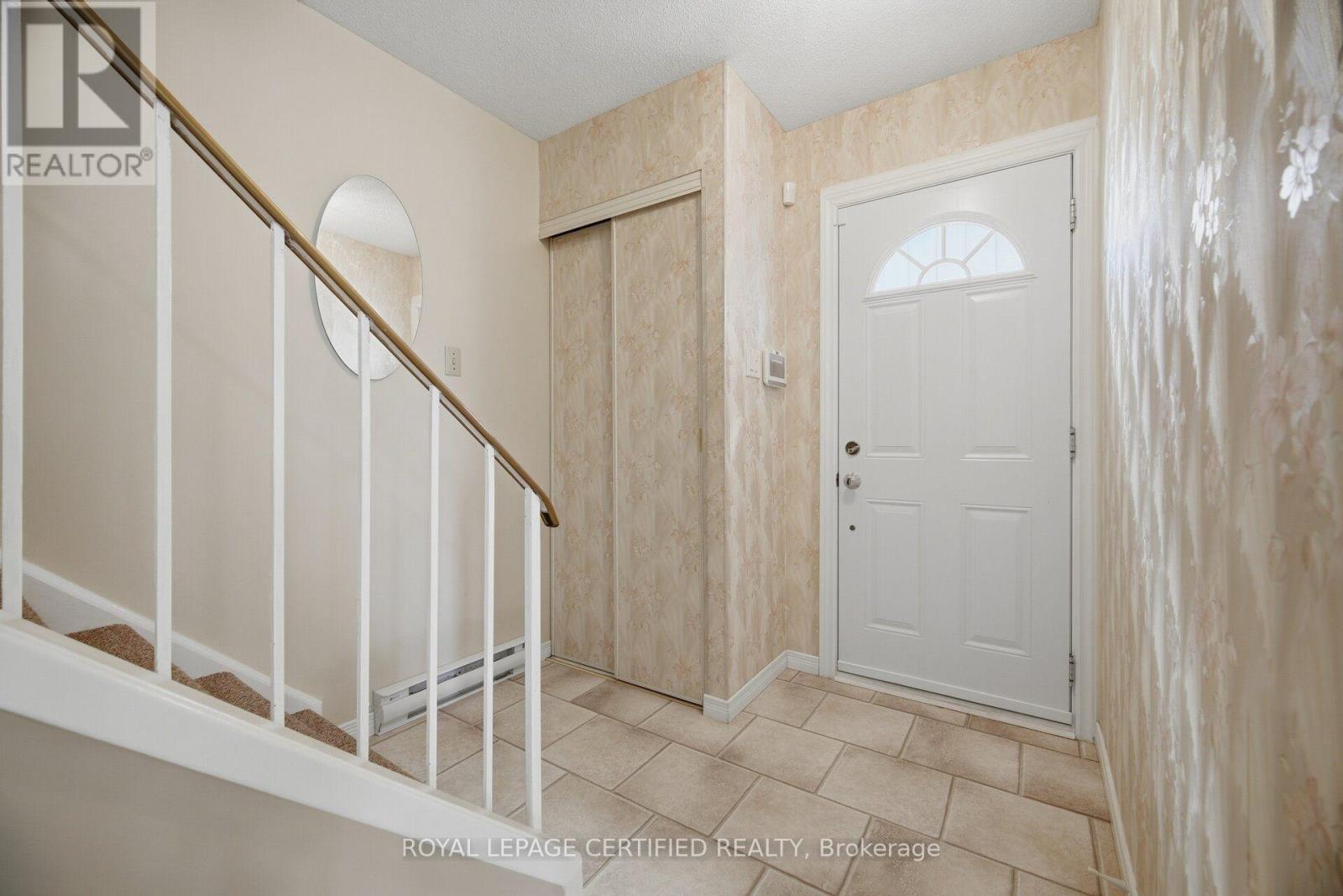 2 Grove Park Square, Brampton, Ontario  L6S 2K3 - Photo 8 - W13825012