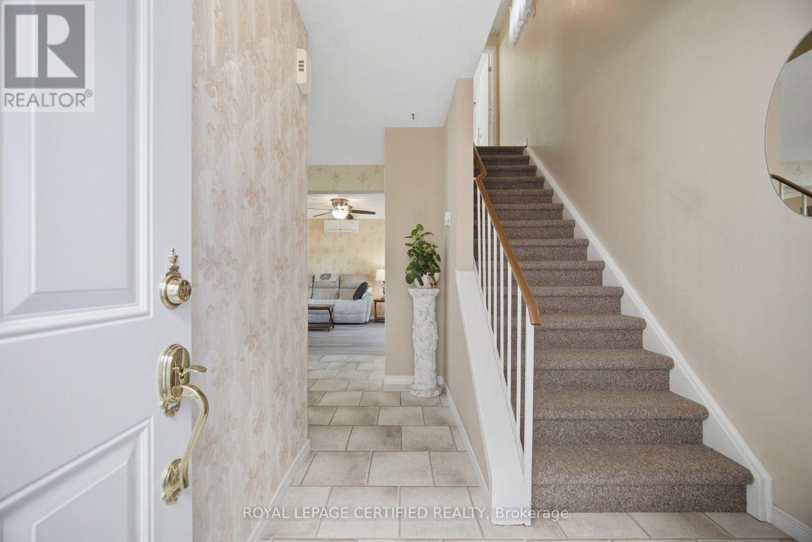 2 Grove Park Square, Brampton, Ontario  L6S 2K3 - Photo 9 - W13825012