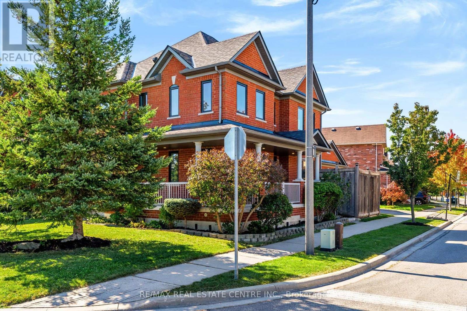 118 Lavery Heights, Milton, Ontario  L9T 0V4 - Photo 2 - W13825050
