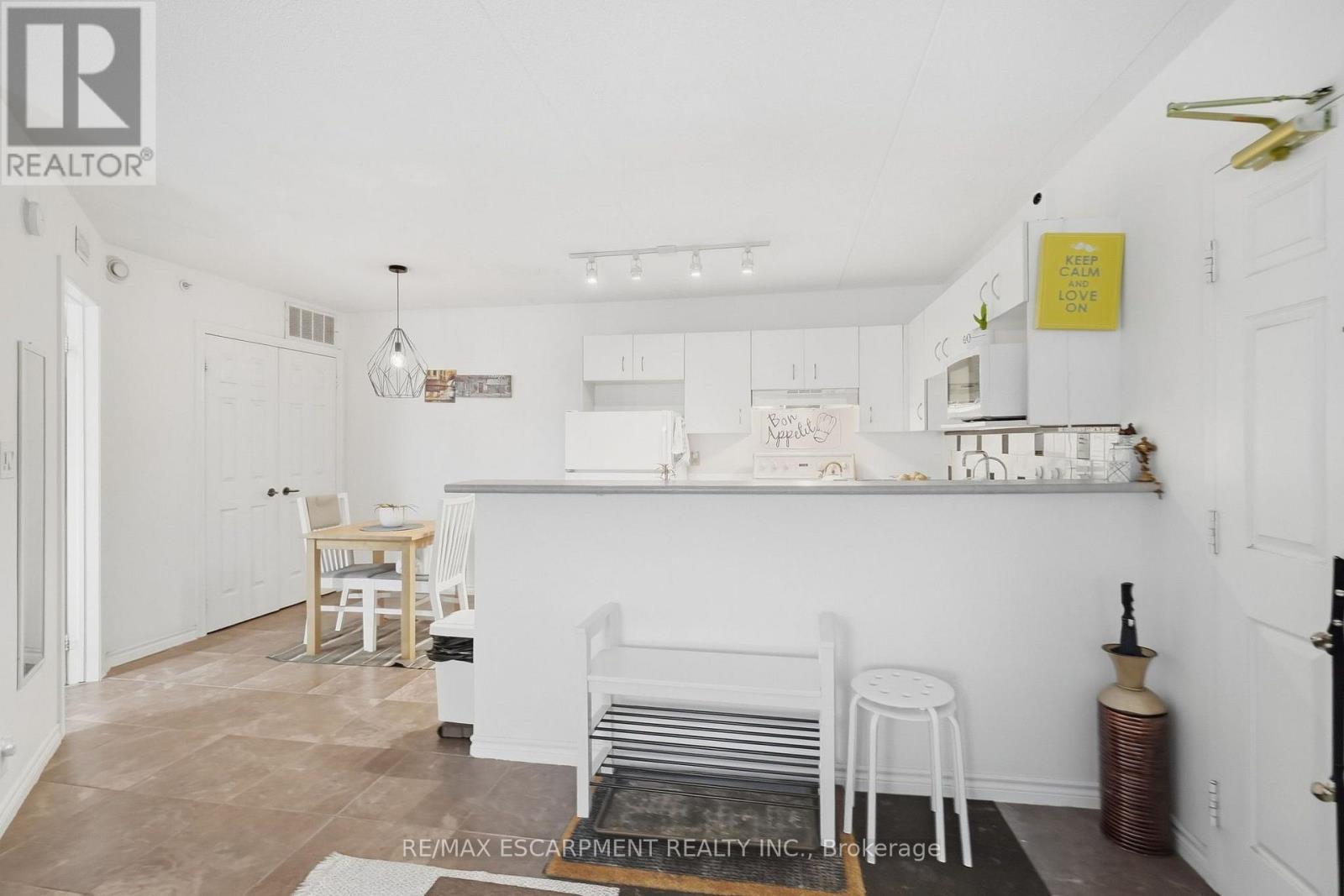 310 - 4025 Kilmer Drive, Burlington, Ontario  L7M 4M5 - Photo 8 - W13825068