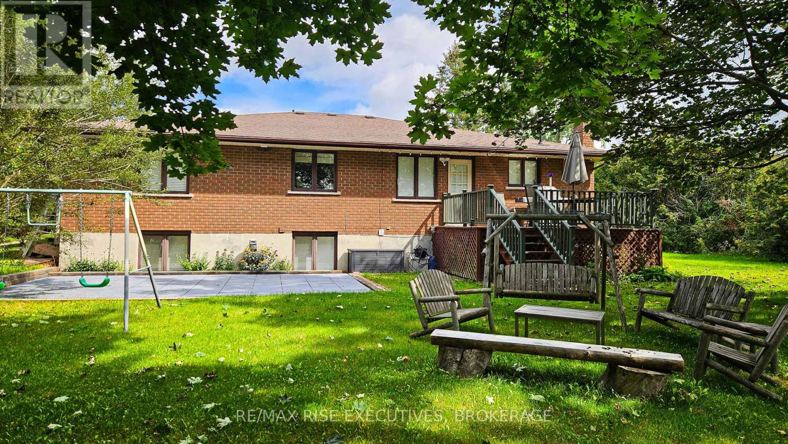 47 HENRY CRESCENT photo 23