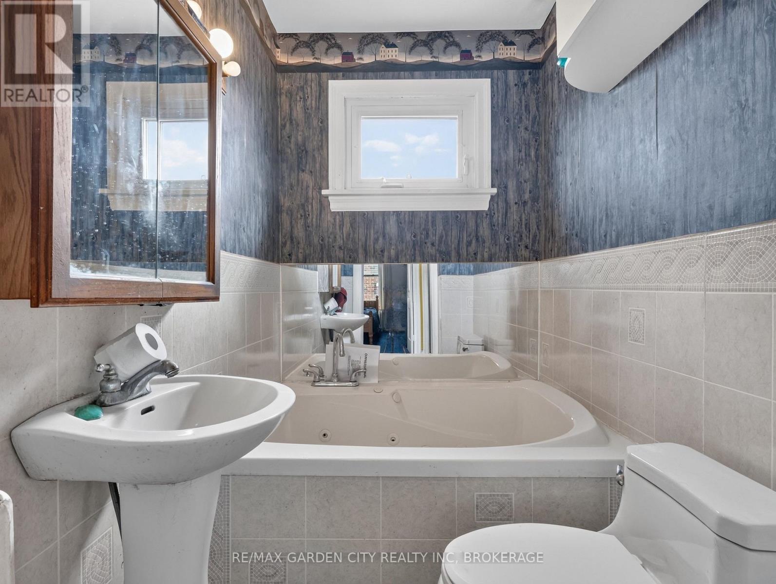 19 Cunningham Street, Thorold, Ontario  L2V 3K6 - Photo 24 - X13794242