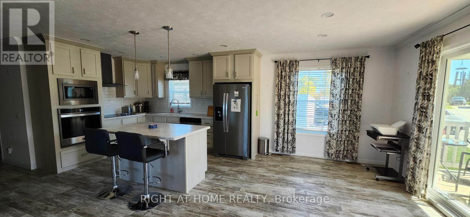 207 Spruce Street, West Grey, Ontario  N4N 0C4 - Photo 6 - X13821900