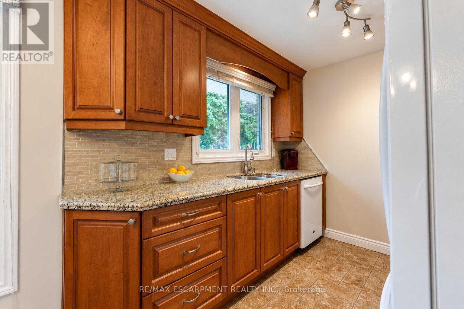 12 Brae Crest Drive, Hamilton, Ontario  L8G 3A6 - Photo 12 - X13825022