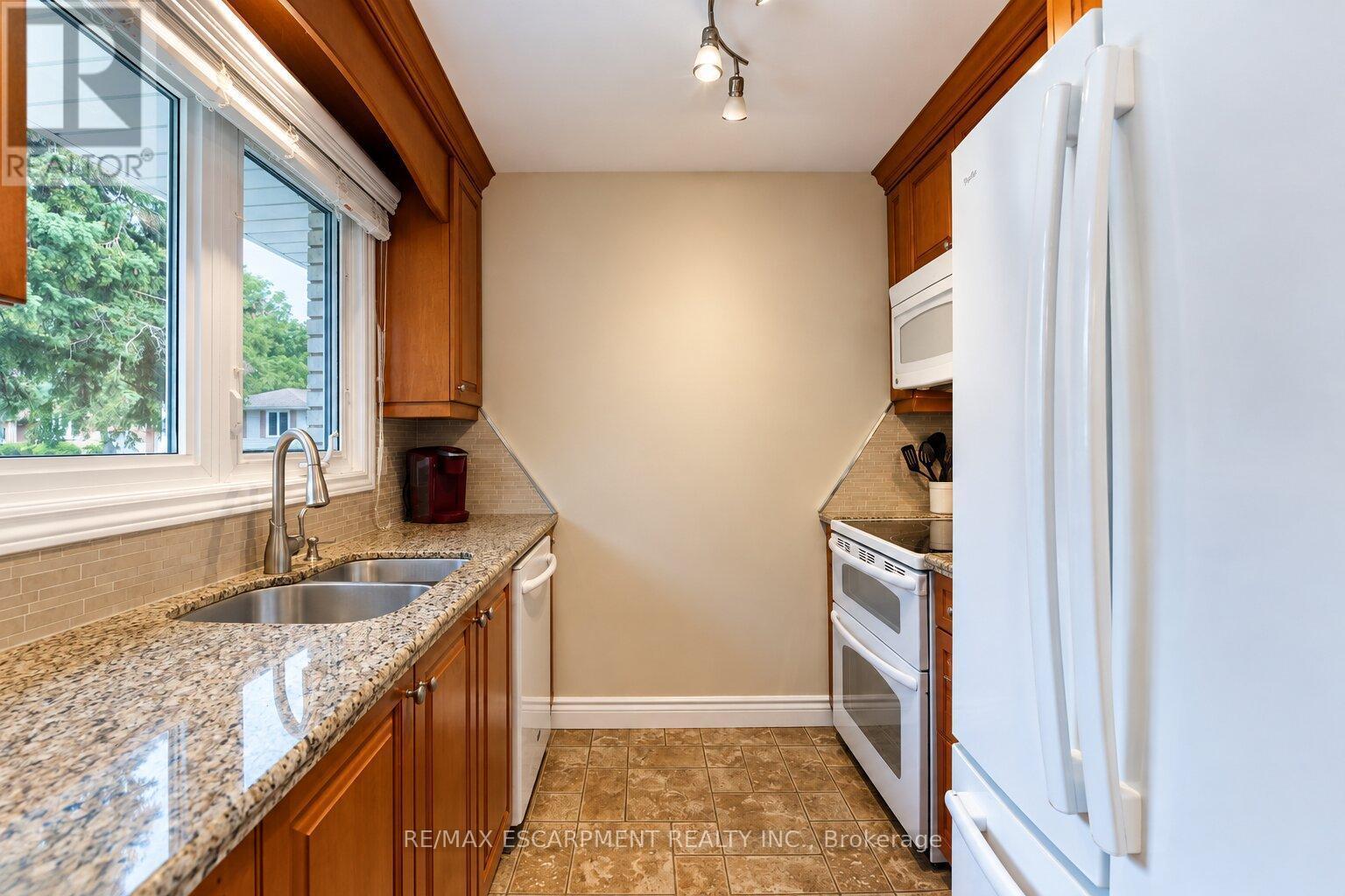 12 Brae Crest Drive, Hamilton, Ontario  L8G 3A6 - Photo 13 - X13825022