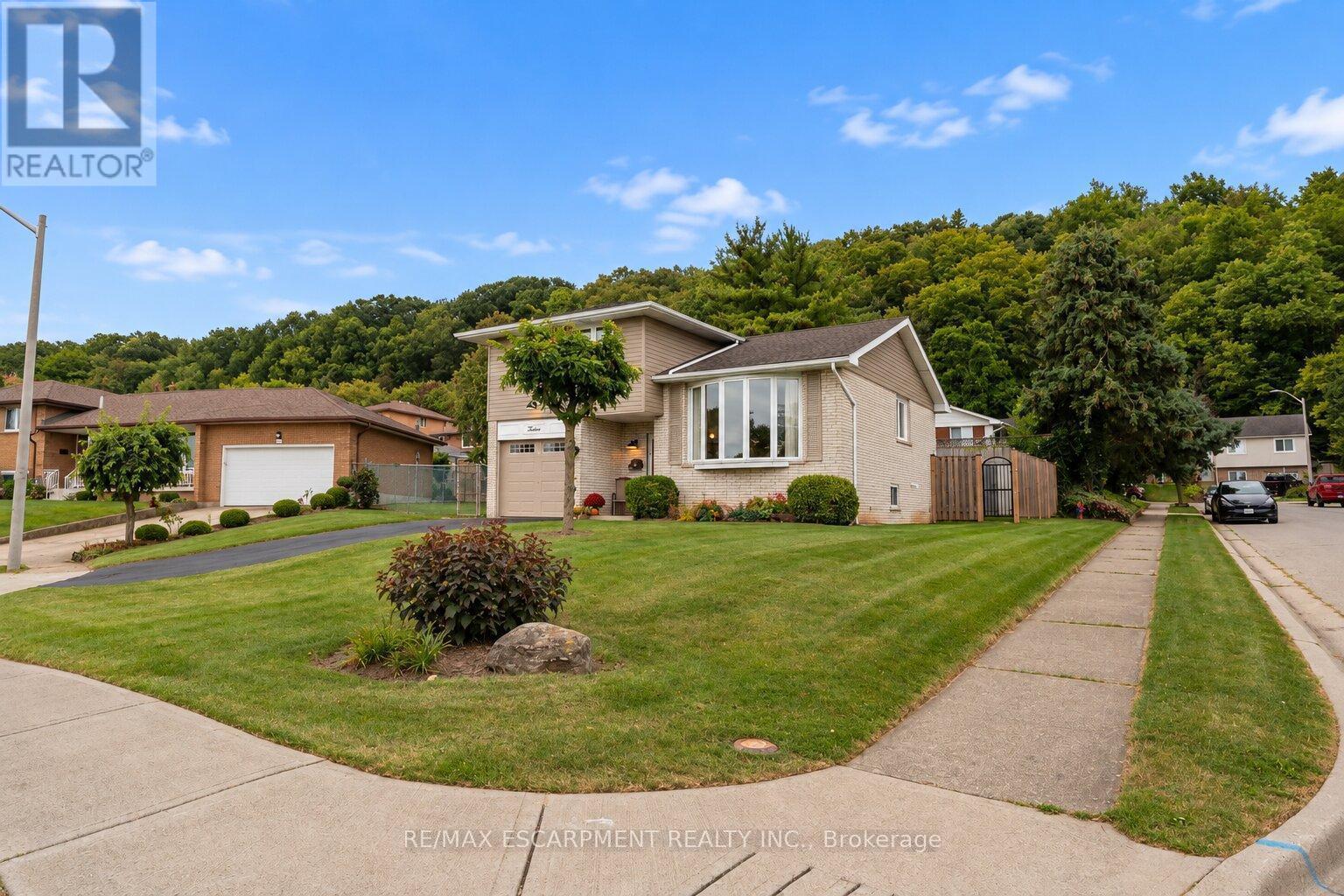 12 Brae Crest Drive, Hamilton, Ontario  L8G 3A6 - Photo 25 - X13825022