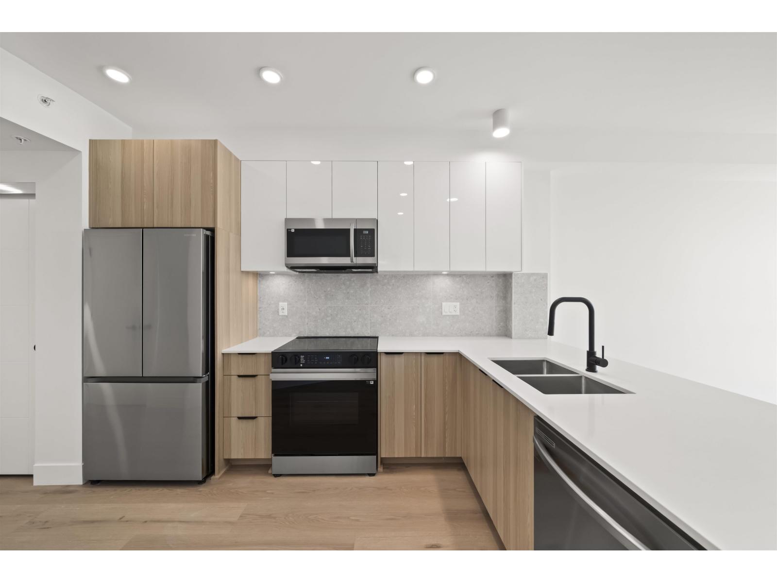439 20769 Fraser Highway, Langley, British Columbia  V3A 4G4 - Photo 4 - R3168568