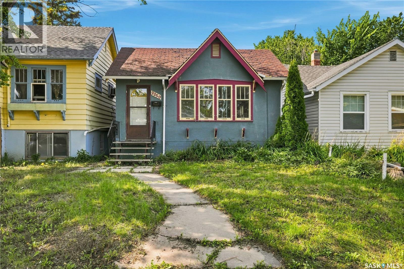 2250 Broder STREET photo 1