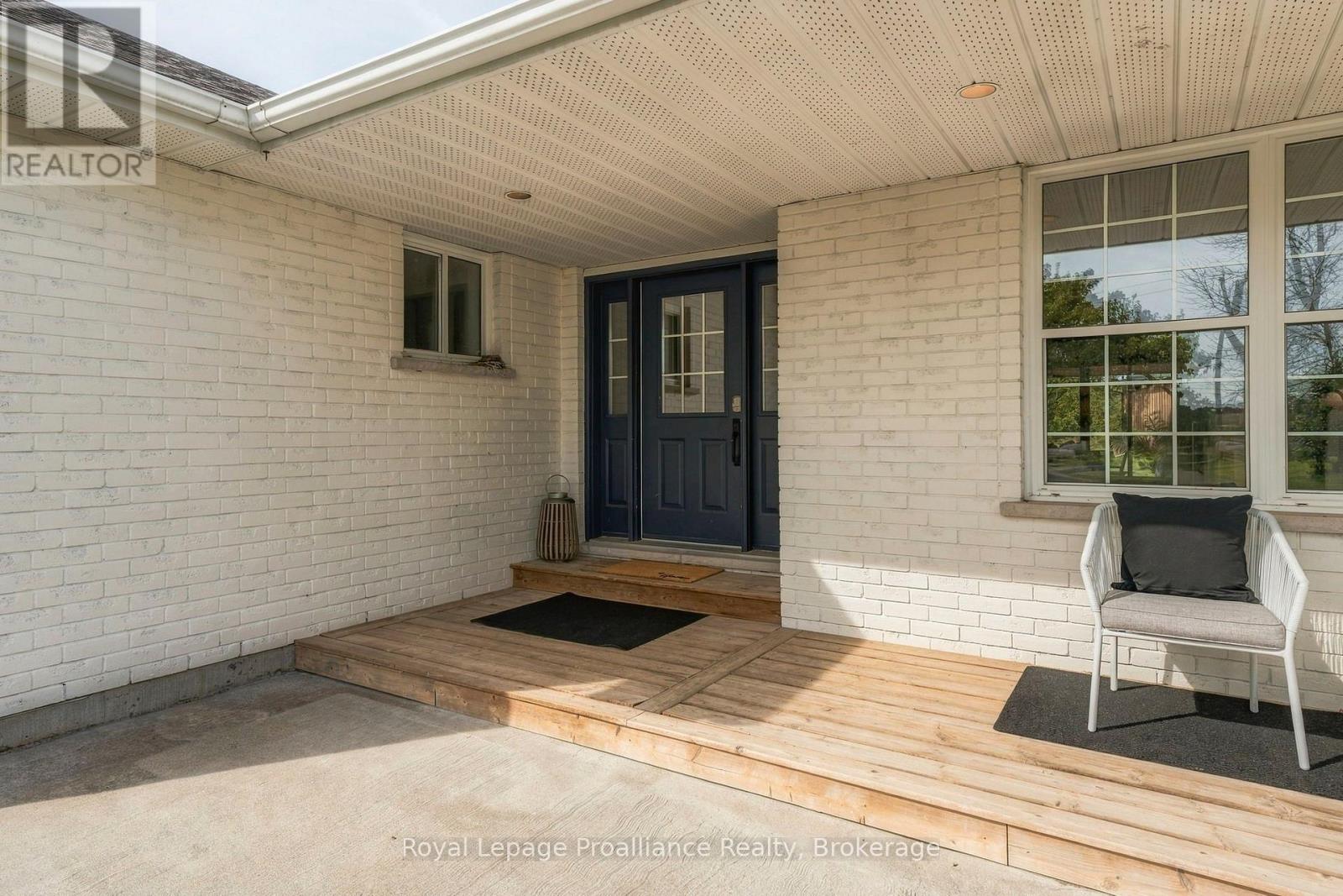 16 Bonisteel Road, Quinte West, Ontario  K8P 5V8 - Photo 3 - X13825128