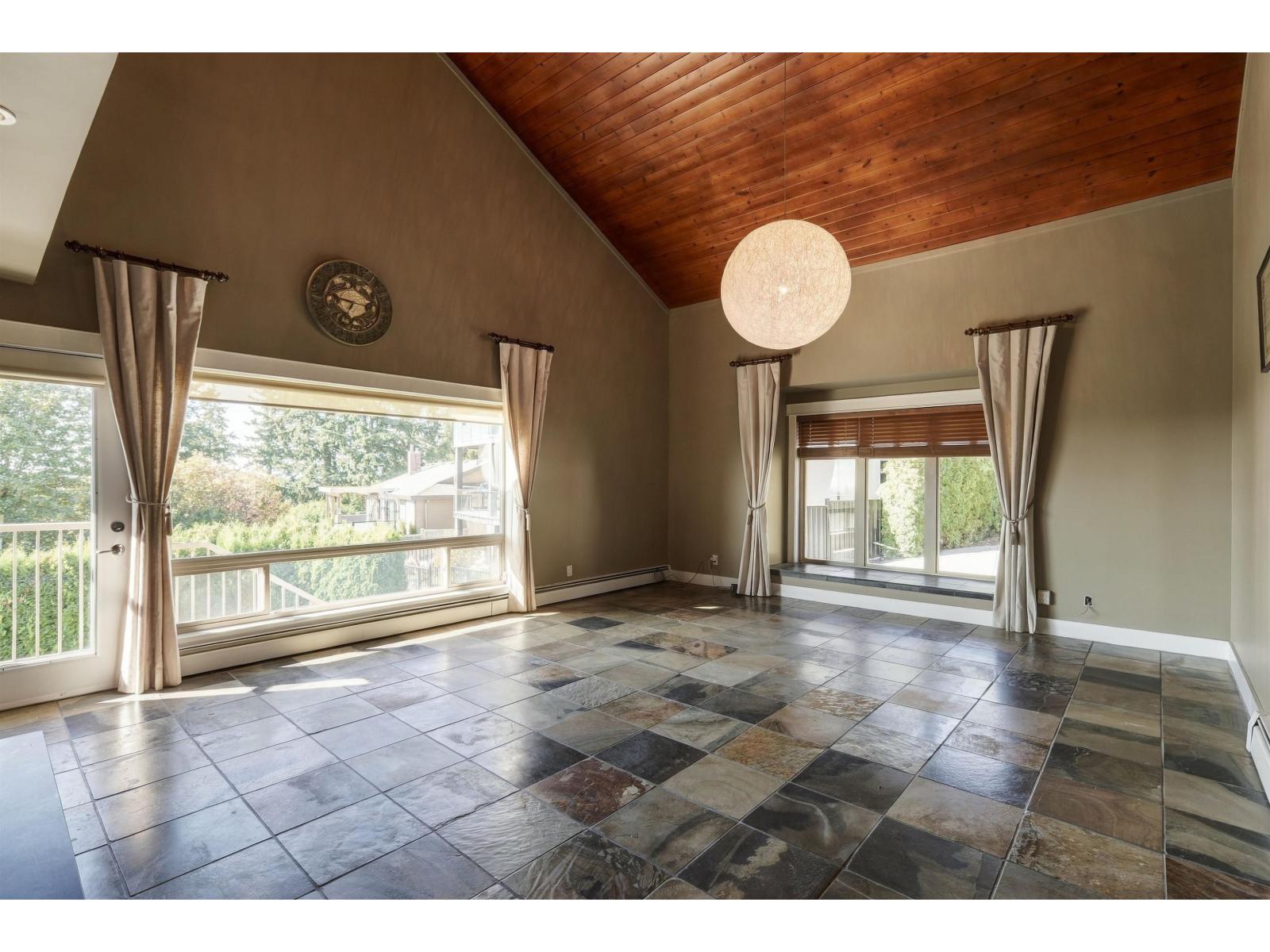 5575 Fairlight Crescent, Delta, British Columbia  V4E 1B3 - Photo 4 - R3168697
