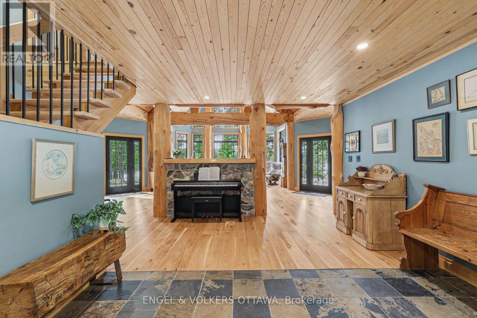 311 Clem Trail, Whitewater Region, Ontario  K0J 2L0 - Photo 5 - X13820466