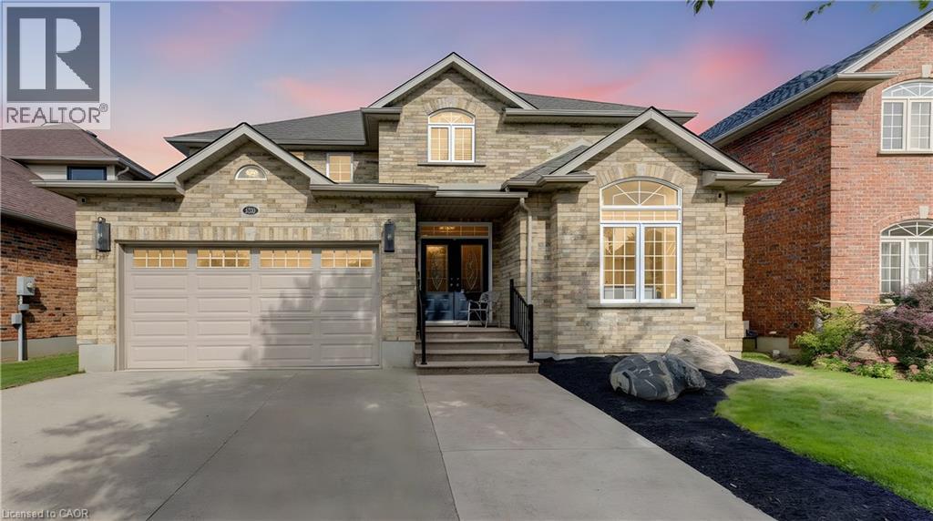 231 HAWKSWOOD Drive, Kitchener, Ontario