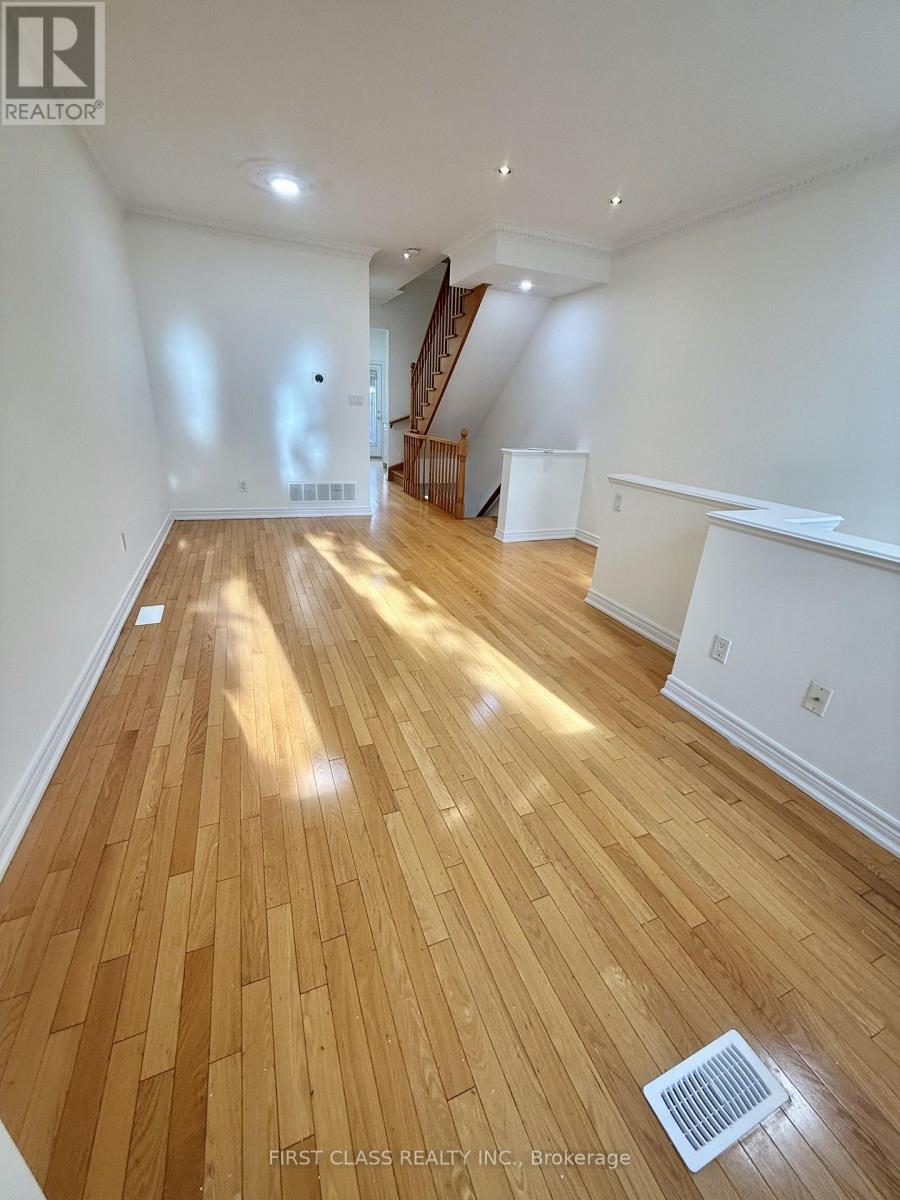 32d Oxford Street, Toronto, Ontario M5T 1N9 - Photo 5 - C13825116