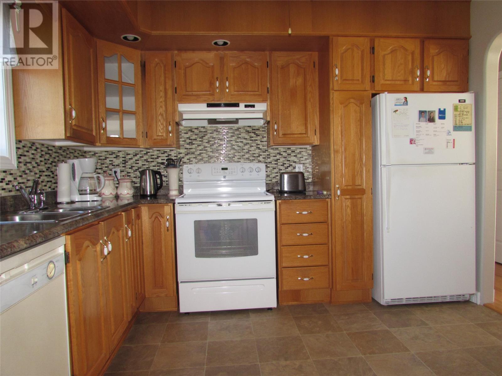 20 Winsor Street, Corner Brook — photo 5