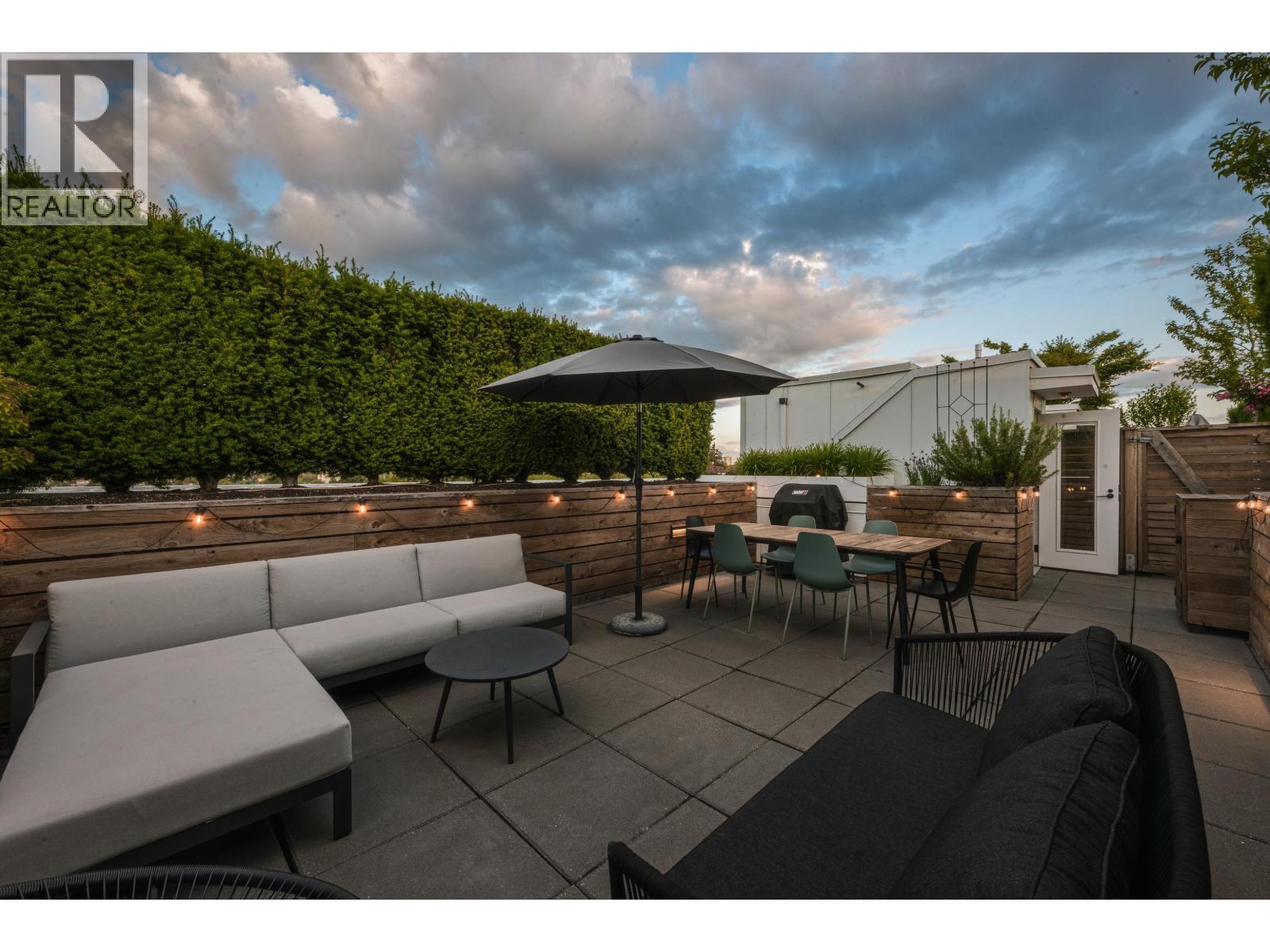 406 2508 FRASER STREET, Vancouver, British Columbia