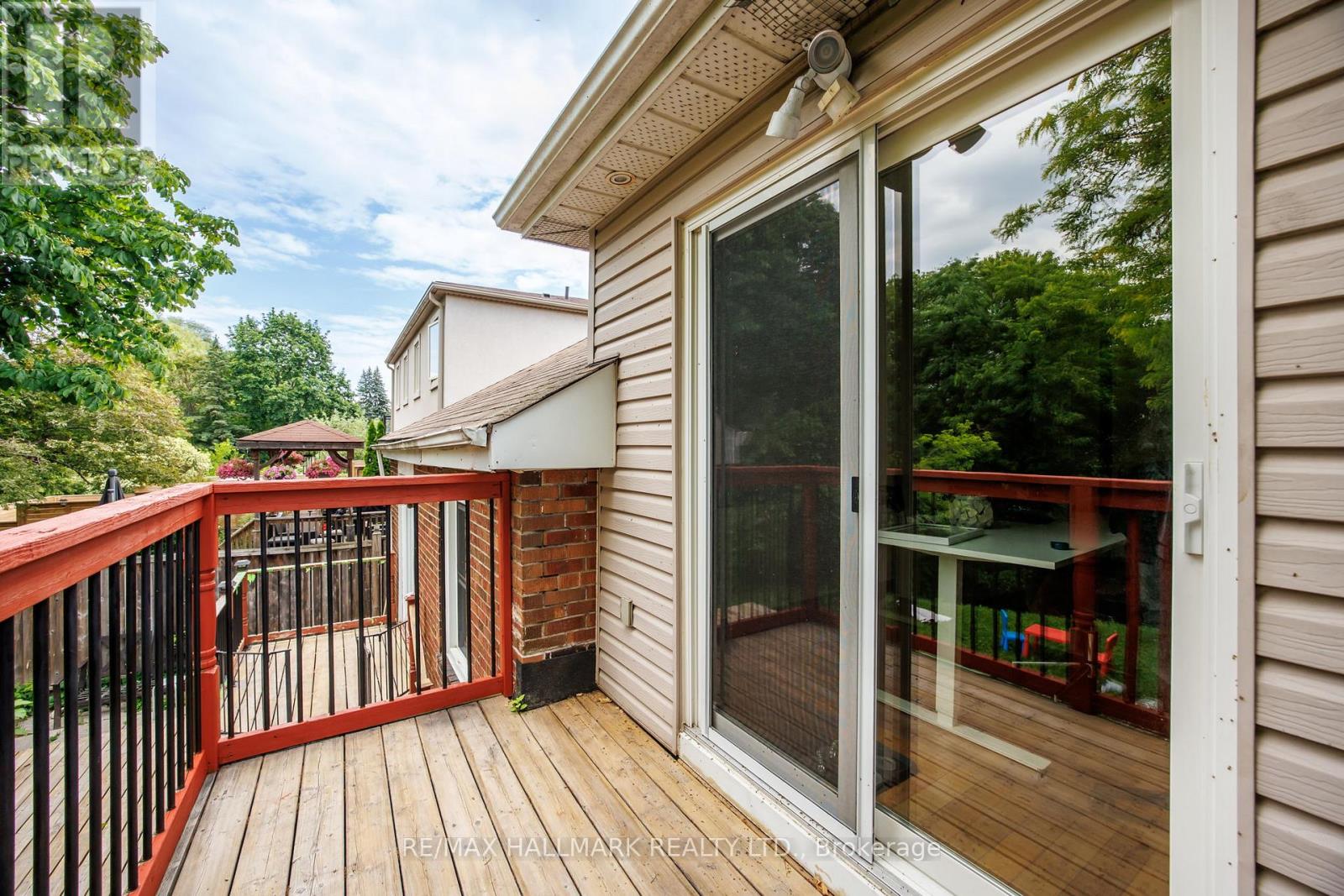 8 Davies Crescent, Toronto, Ontario  M4J 2X5 - Photo 28 - E13825114