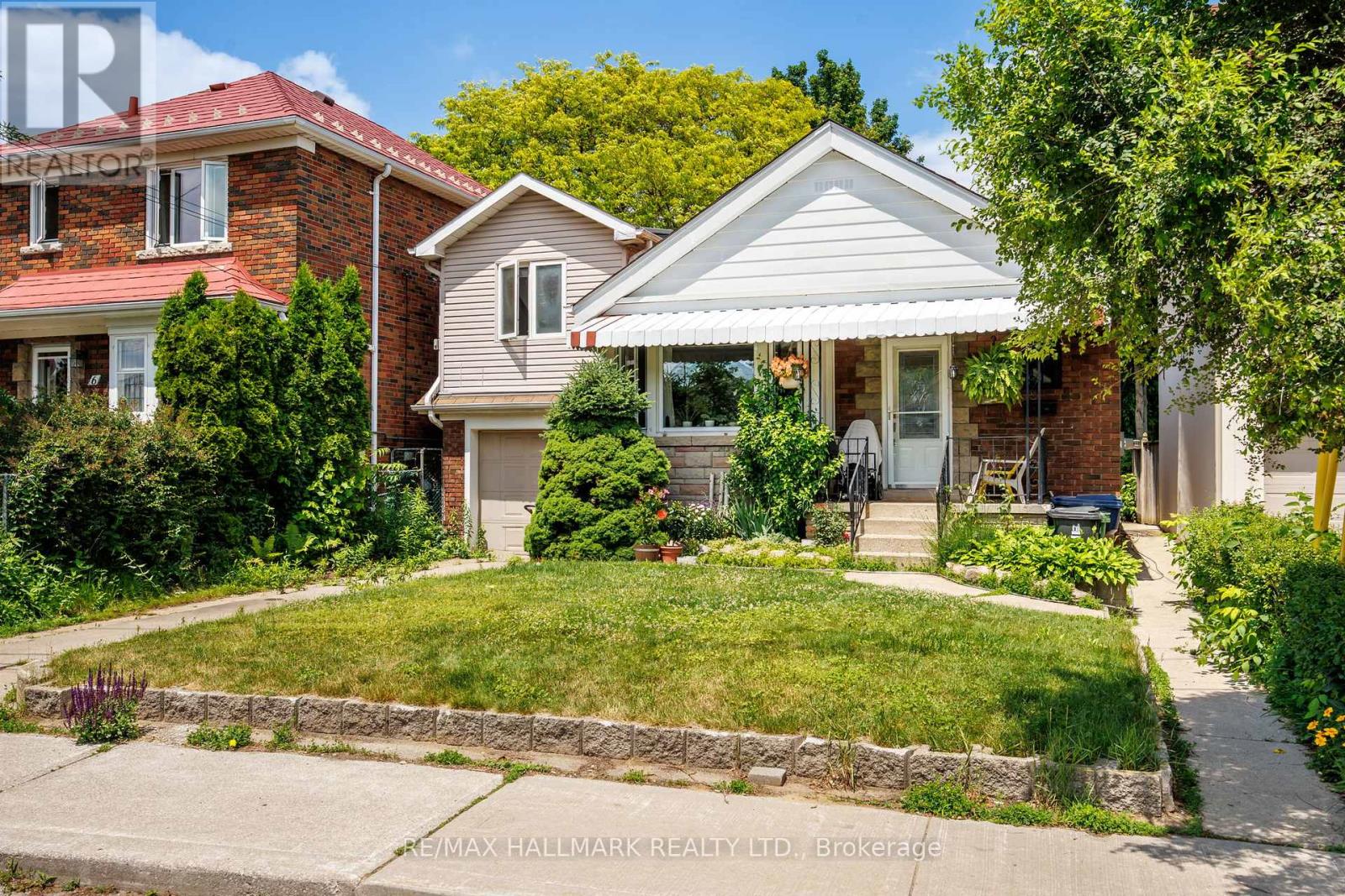 8 Davies Crescent, Toronto, Ontario  M4J 2X5 - Photo 39 - E13825114