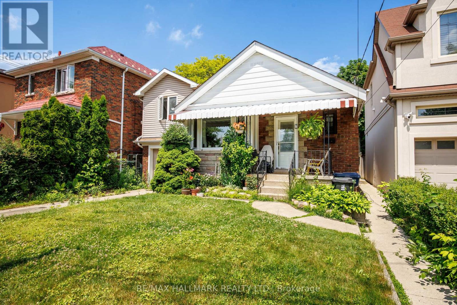 8 Davies Crescent, Toronto, Ontario  M4J 2X5 - Photo 40 - E13825114