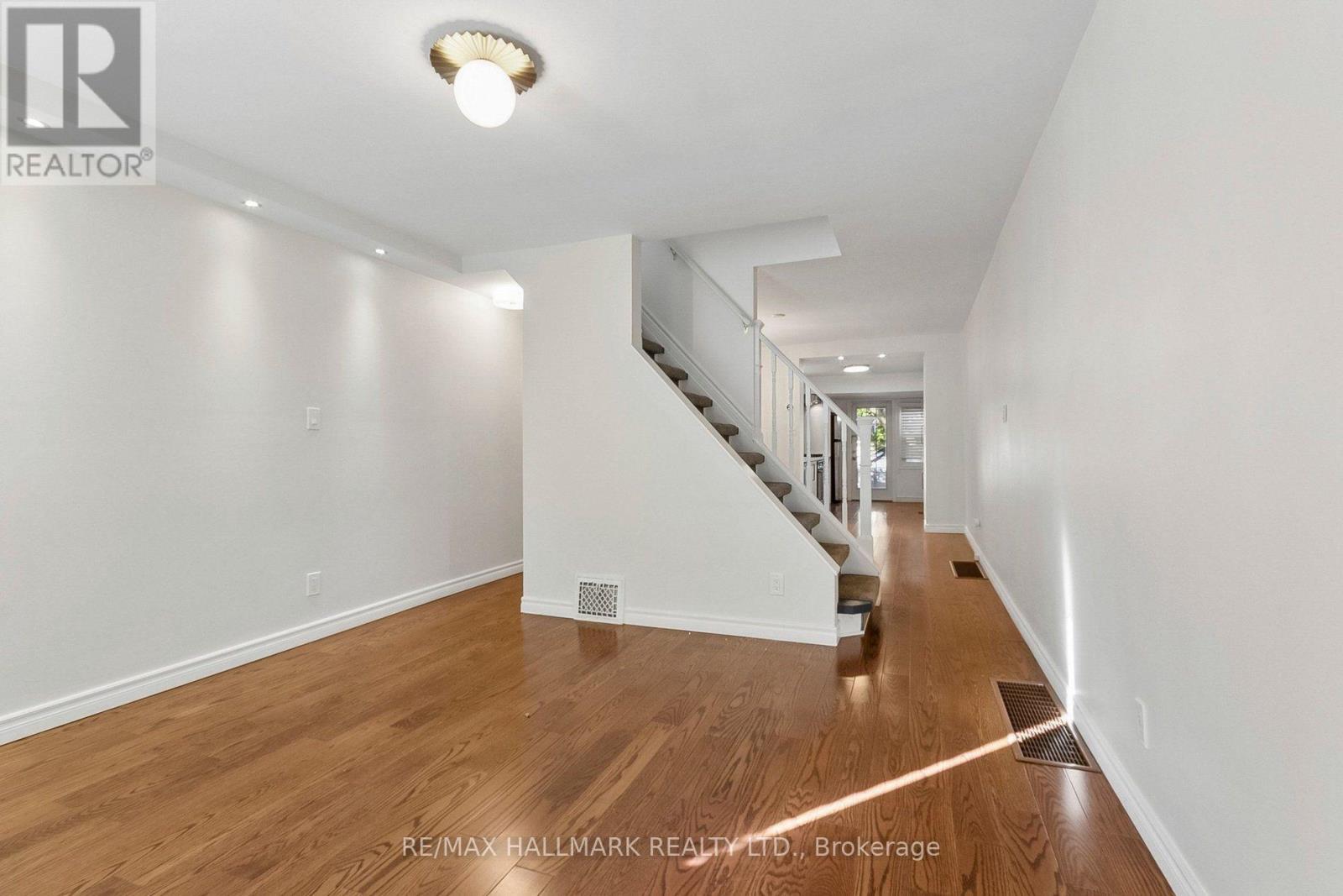 82 Rushbrooke Avenue, Toronto, Ontario  M4M 3A9 - Photo 5 - E13825192