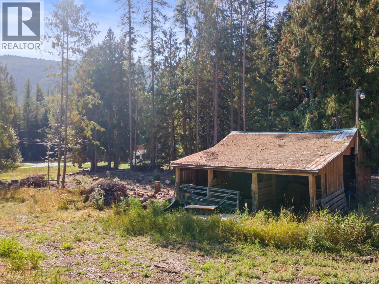 1438 Lepitzki Road, Arrow Creek, British Columbia V0B 1G9 - Photo 31 - 10401636