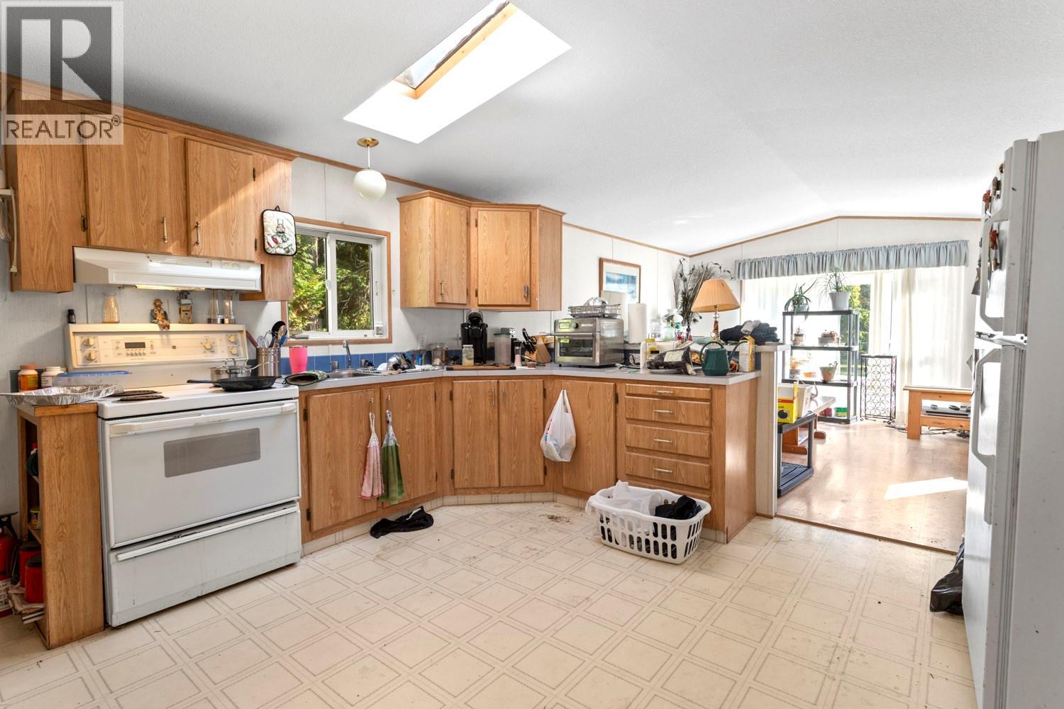 1438 Lepitzki Road, Arrow Creek, British Columbia V0B 1G9 - Photo 11 - 10401636