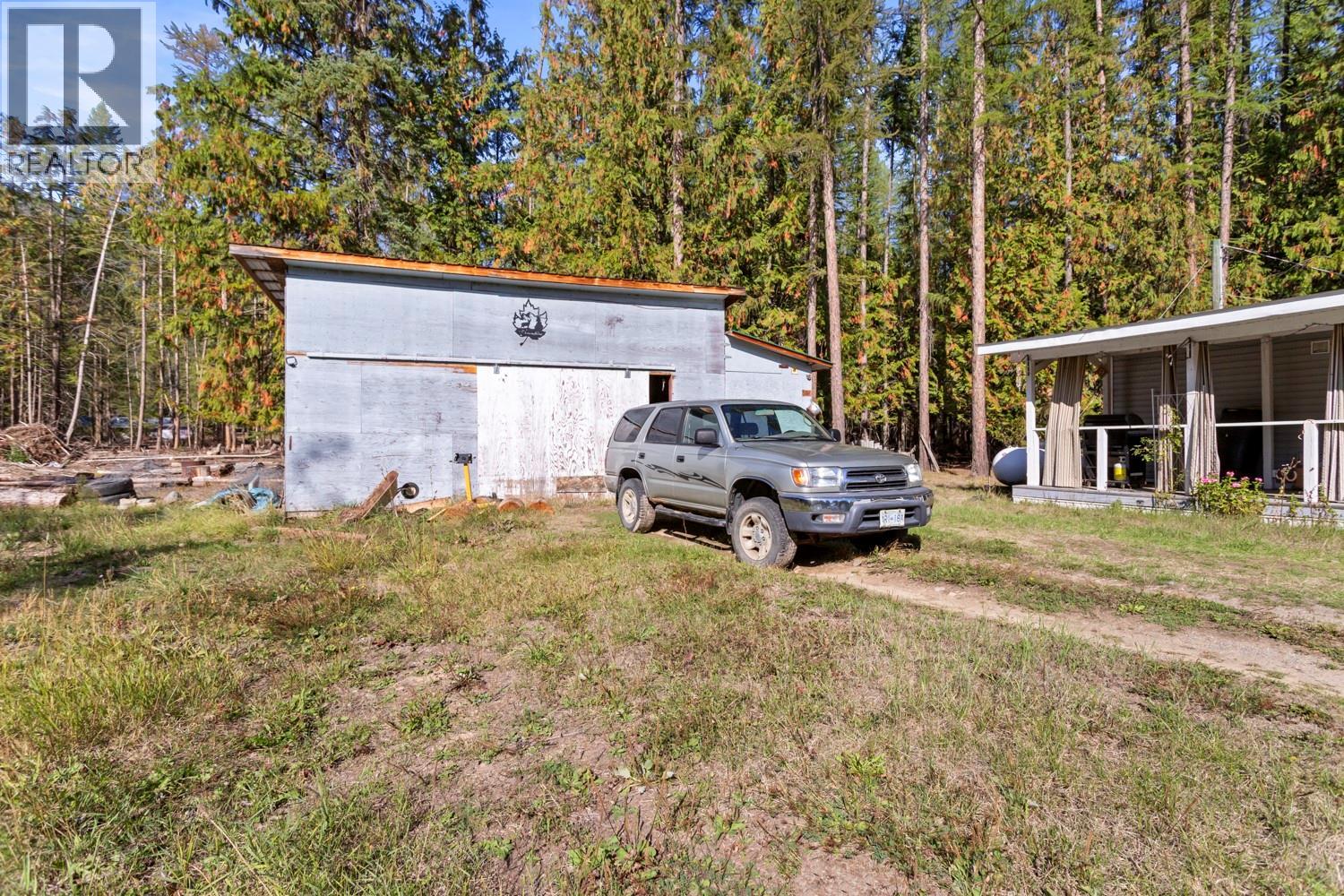 1438 Lepitzki Road, Arrow Creek, British Columbia V0B 1G9 - Photo 37 - 10401636