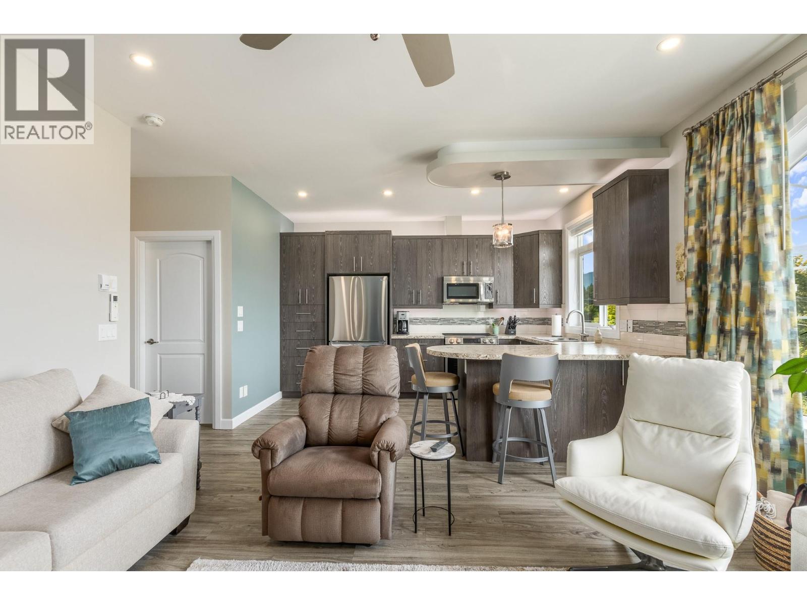 1070 1 Street SE Unit# 27, Salmon Arm, British Columbia  V1E 0B6 - Photo 8 - 10401757