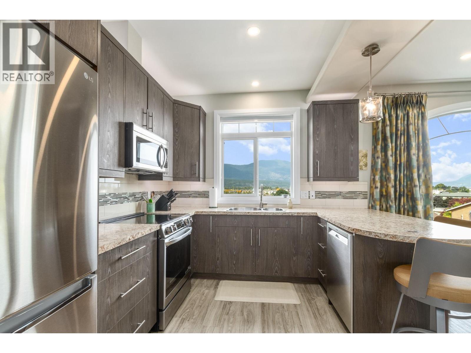 1070 1 Street SE Unit# 27, Salmon Arm, British Columbia  V1E 0B6 - Photo 12 - 10401757