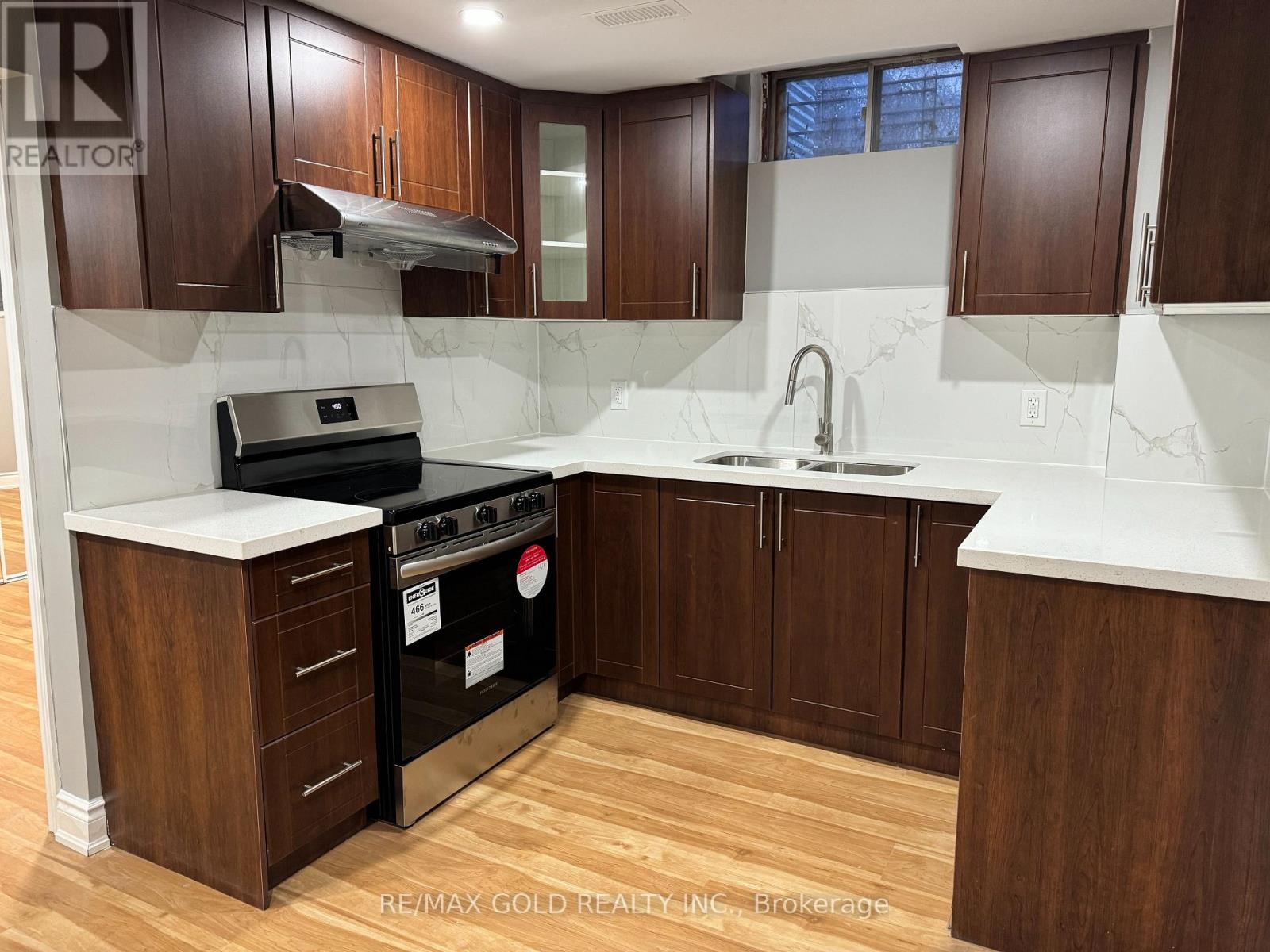 Bsmt - 4 Hall Crescent, Brampton, Ontario  L6X 3J9 - Photo 4 - W13825124