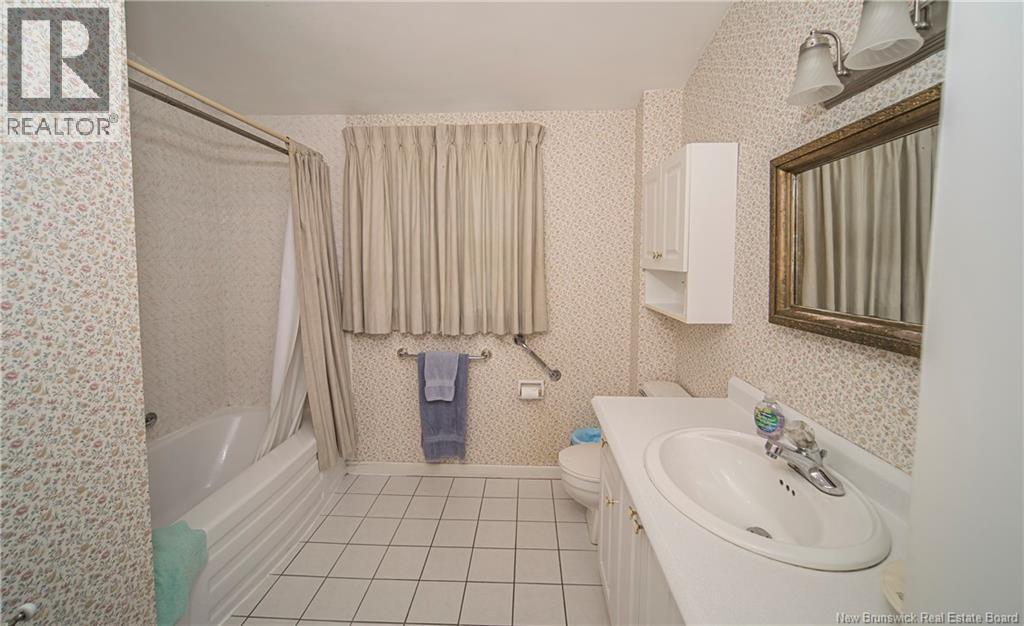320 University Avenue photo 29