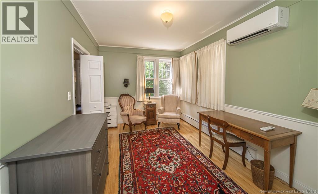 320 University Avenue photo 22