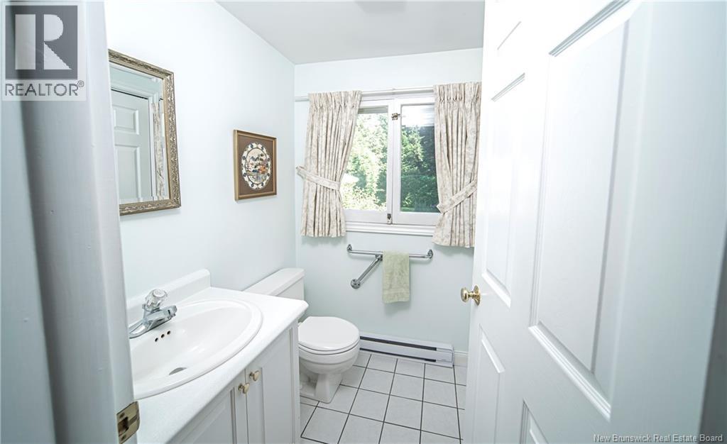 320 University Avenue photo 20