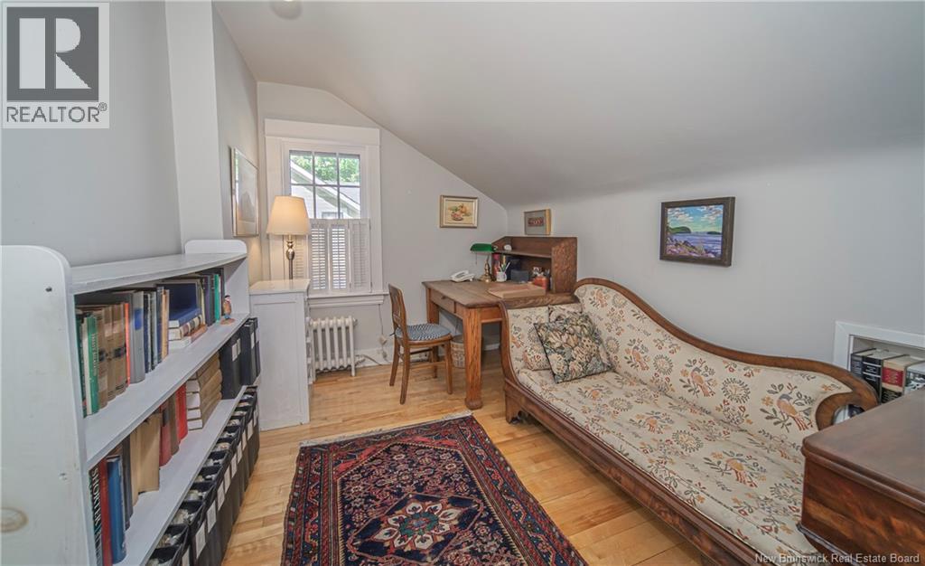 320 University Avenue photo 33