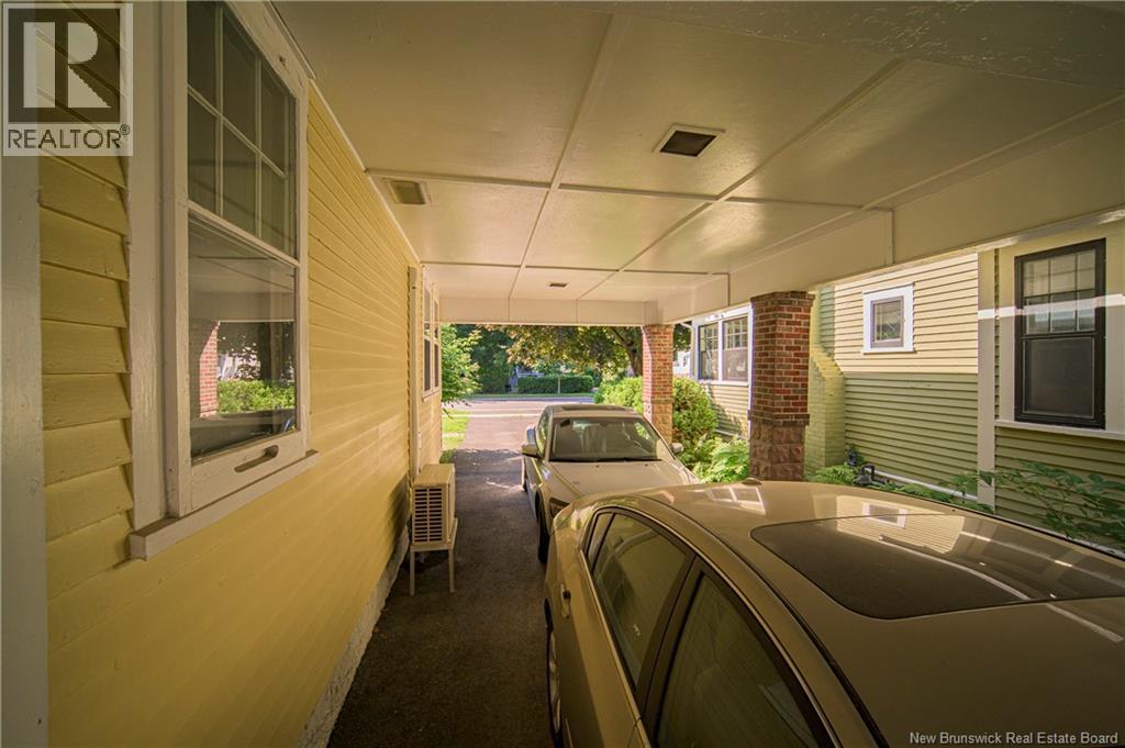 320 University Avenue photo 44