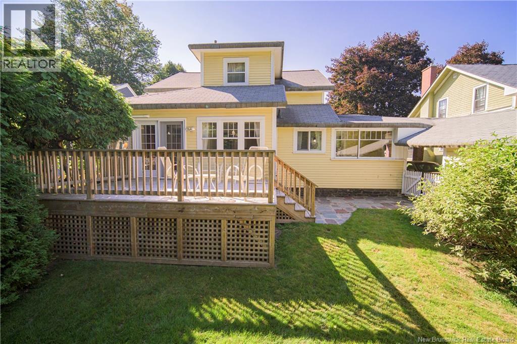 320 University Avenue photo 34
