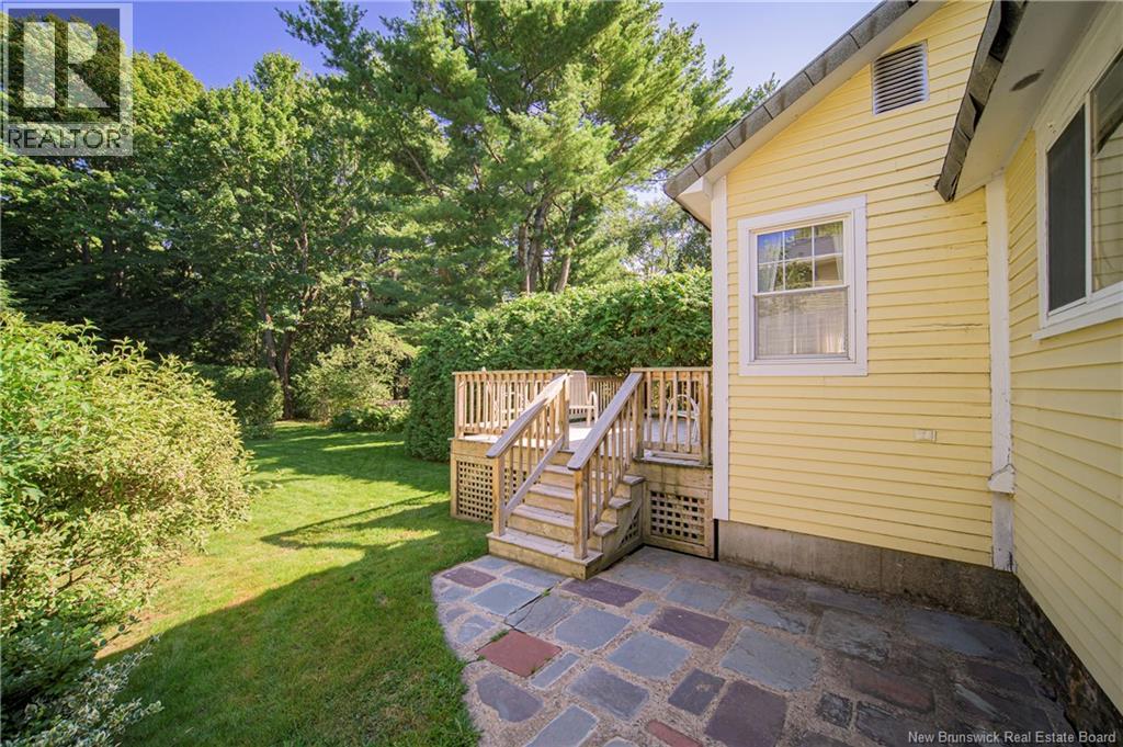 320 University Avenue photo 37