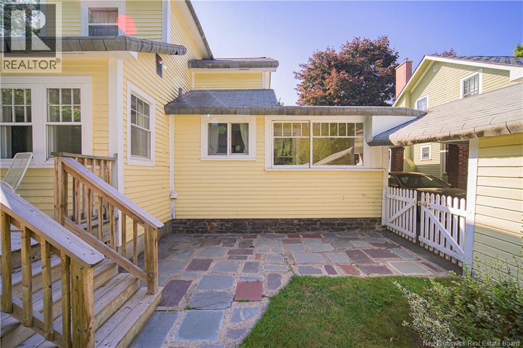 320 University Avenue photo 38