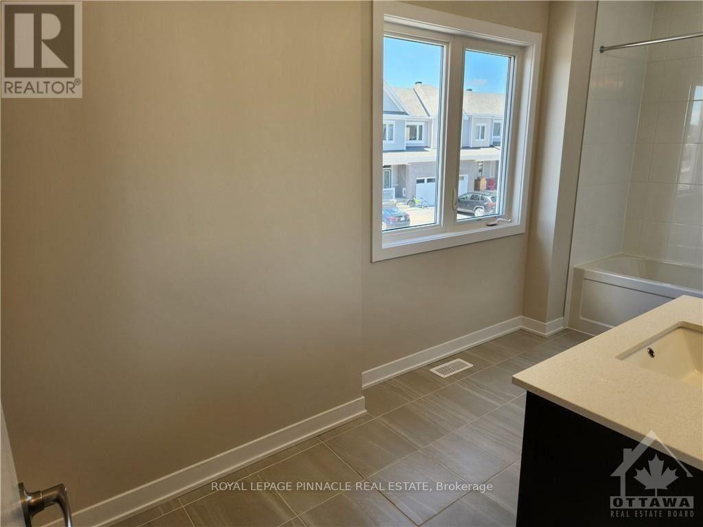 271 Falsetto Street, Ottawa, Ontario  K1W 0S4 - Photo 11 - X13825096