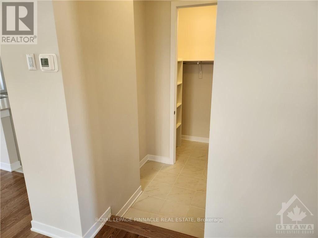 271 Falsetto Street, Ottawa, Ontario  K1W 0S4 - Photo 3 - X13825096